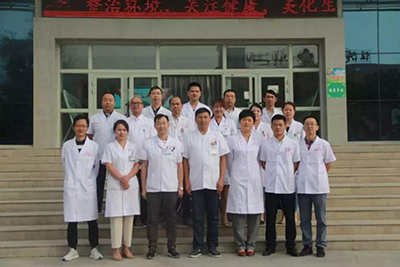 （前排左一杨中杰）.jpg